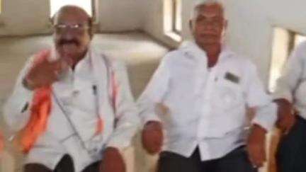 सोयगाव: वरठान येथील विविध सोसायटीच्या अध्यक्षपदी रियाज खान पठाण तर उपाध्यक्षपदी  राठोड यांची बिनविरोध निवड