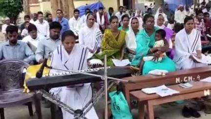 डुमरी: आरसी नवाडीह और रजावल चर्च में मनाया गया गुड फ्राइडे