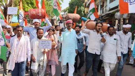 देवरी: देवरी में कांग्रेस का एक दिवसीय धरना-प्रदर्शन, 18 सूत्रीय मांगों का ज्ञापन सौंपा