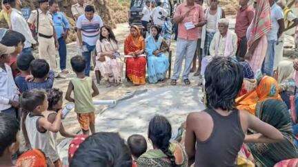 केसरिया: केसरिया विधानसभा क्षेत्र के दक्षिणी भवानीपुर पंचायत में विभिन्न स्थानों पर 'ग्राम चौपाल - जन की बात' कार्यक्रम का आयोजन