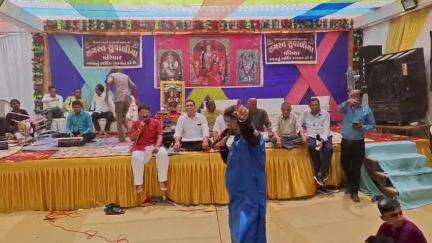 રાણપુર: શહેરમાં ગઢમાં આવેલ ભવાની માતાજીના મંદિરે 29 મો ભવ્ય ધ્વજારોહણ કાર્યક્રમ યોજાયો