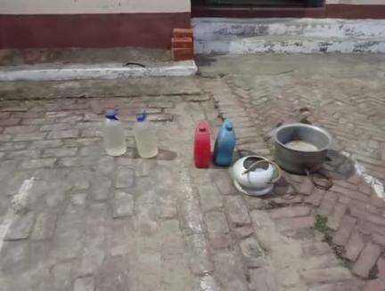 पकरीबरावां: धमौल पुलिस ने शराब के खिलाफ की छापेमारी, बरामद की गई कुल 17 लीटर शराब