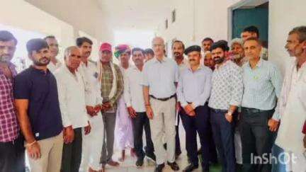 खमनोर: नाथद्वारा विधायक विश्वराज सिंह मेवाड़ ने खमनोर में कार्यकर्ताओं व घायल विद्युत कर्मी के परिजनों से की मुलाकात