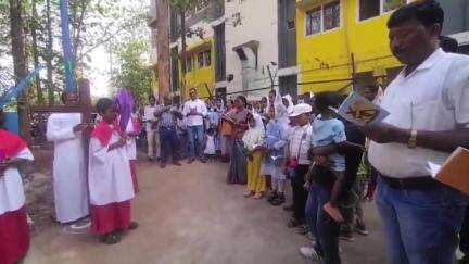 नोआमुंडी: नोवामुंडी के सेंट मेरीज चर्च में गुड फ्राई डे मनाया गया, ख्रीस्तीय विश्वासियों ने धूमधाम से मनाया