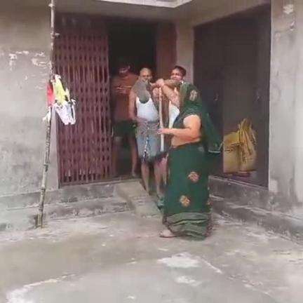 कैंपियरगंज: पीपीगंज थाना क्षेत्र के नगर पंचायत पीपीगंज वार्ड नंबर 13 श्यामनगर के कहरौली में जमीनी रंजिश को लेकर हुई मारपीट, दो घायल