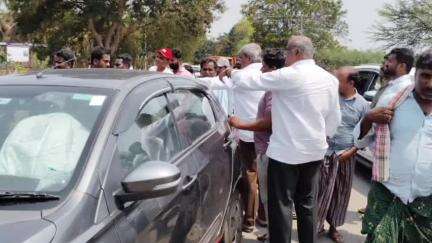 ಹೊಳಲ್ಕೆರೆ: ಚಿಕ್ಕಜಾಜೂರು-ಬಾಣಗೆರೆ ಮಾರ್ಗಮಧ್ಯೆ ಕಾರು ಹಾಗೂ ಬೈಕ್‌ಗಳ ನಡುವೆ ಅಪಘಾತ, ವೃದ್ಧೆ ಸಾವು;  ಮಾನವೀಯತೆ ಮೆರೆದ ಶಾಸಕ ಎಂ.ಚಂದ್ರಪ್ಪ