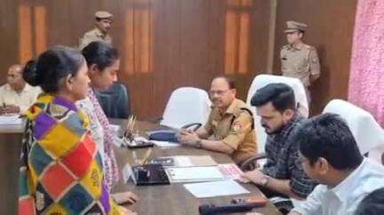 भिनगा: तहसील भिनगा में समाधान दिवस में DM और SP ने सुनी समस्याएं, कैंसर पीड़ित को आर्थिक मदद का भरोसा दिया