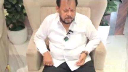 सांगोला: शेतकरी कामगार पक्षामुळे शिरभावी पाणीपुरवठा योजना बंद; माजी आमदार शहाजी पाटील  यांचा चिकमहुद निवासस्थानी संवाद
