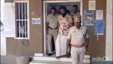 തിരുവല്ല: നിരണത്ത് യുവതിയെ വീട്ടിൽകയറി ഉപദ്രവിച്ച് പാസ്പോർട്ട് മോഷ്ടിച്ചു കടന്ന പ്രതിയെ പുളിക്കീഴ് പോലീസ് പിടികൂടി