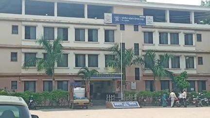 शेगाव: शेगाव शहर पोलिसांनी शेगाव शहरातून वॉरंटचे ६ आरोपी पकडले