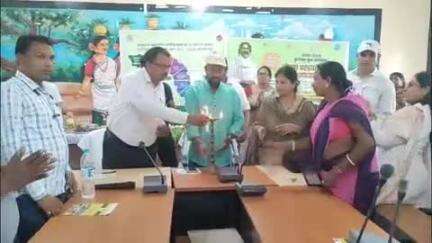 बरहेट: कुपोषण और एनीमिया निवारण के लिए राज्य पोषण मिशन कार्यक्रम की बैठक प्रखंड कार्यालय में हुई