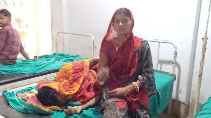 महागामा: केंचुआ चौक के पास एक अज्ञात वाहन ने सड़क पार करते समय 65 वर्षीय महिला को टक्कर मारी, घायल को गोड्डा के लिए रेफर किया गया