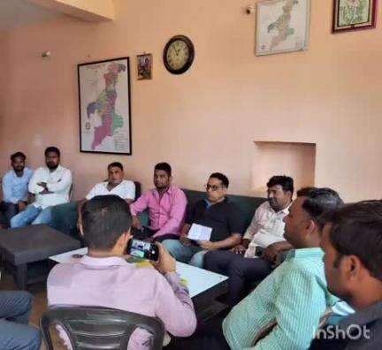 बाड़ी: बाडी में संगठन की मजबूती को लेकर कांग्रेसियों ने की बैठक