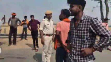 तरारी: राजपुर मोढ़ी मोड़ के समीप ट्रक और स्विफ्ट डिजायर कार की सीधी भिड़ंत में एक की मौत, खुशियों का माहौल मातम में हुआ तब्दील