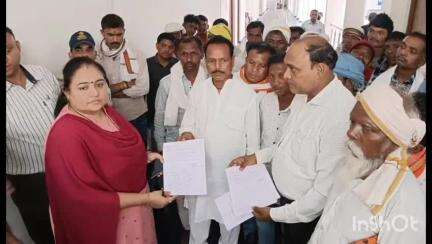 भैंसदेही: कोथलकुंढ पंचायत के ग्राम कोरकूढाना में पेयजल समस्या को लेकर पूर्व विधायक ने जिला कलेक्टर को ज्ञापन सौंपा