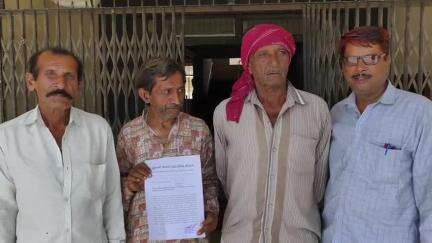 ભચાઉ: રાહુલ ગાંધીના પૂતળાનું દહન કરનાર સામે કાર્યવાહી કરવા ભચાઉ શહેર કોંગ્રેસ સેવાદળના પ્રમુખે પ્રાંત કચેરી ખાતે રજુઆત કરી