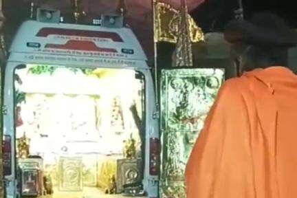 साईं खेड़ा: बरिया घाट शनि मंदिर पर संत शिवानंद दादाजी ने की महा आरती, भक्तों ने पाई महाप्रसादी