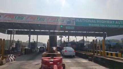 அணைக்கட்டு: பள்ளிகொண்டா சுங்கச்சாவடியில் வாகனங்களுக்கான சுங்க கட்டணம் ரூபாய் 5 முதல் 20 வரை உயர்வு வாகன ஓட்டிகள் வேதனை
