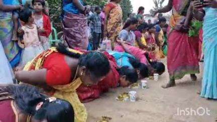 செந்துறை: சிறுகடம்பூர் கிராமத்தில் குழந்தை வரம் வேண்டி வினோத முறையில் மண்சோறு சாப்பிட்ட  பெண்கள்