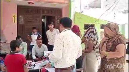 टूंडला: गांव रसूलाबाद में डायरिया फैलने की सूचना पर स्वास्थ्य विभाग की टीम ने लगाया शिविर
