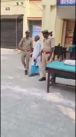 मुहम्मदाबाद गोहना: करहा बाजार से 3 किलो 50 ग्राम अवैध गांजे के साथ एक अभियुक्त को गिरफ्तार कर पुलिस ने भेजा जेल