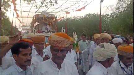 चितलवाना: खेतेश्वर जन्मस्थली बिजरोल खेड़ा में श्री खेतेश्वर महाराज और अष्ठऋषि प्राण प्रतिष्ठा वार्षिकोत्सव का शुभारंभ