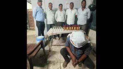 महागाव: तालुक्यातील मुडाना येथे विनापरवाना देशी, विदेशी दारू विक्री करणारा स्थानिक गुन्हे शाखेच्या जाळ्यात