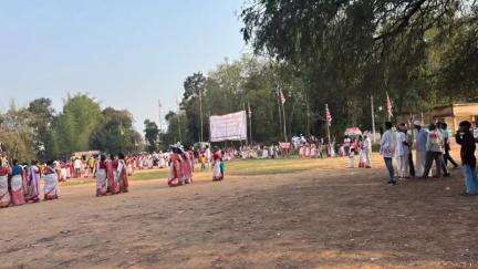 सेन्हा: अरु पंचायत में धूमधाम से मनाया गया प्रकृति पर्व सरहुल, पारंपरिक रीति-रिवाजों के साथ पूजा-अर्चना की गई