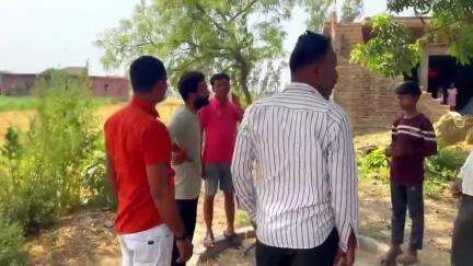 डुमरियागंज: नगर पंचायत अध्यक्ष बढ़नी चाफा ने विभिन्न वार्डों में भ्रमण कर जनता की समस्याओं के समाधान का दिया आश्वासन