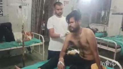 बाड़ी: गज पूरा मोड परनरात्रि नाकाबंदी के दौरान दो पुलिस कर्मी वाहन की चपेट में आकर गंभीर घायल, वाहन चालक भी हुआ घायल