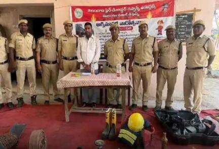ఎల్లారెడ్డి: అగ్ని ప్రమాదాలు జరగకుండా ముందస్తు చర్యలు చేపట్టాలి ఎల్లారెడ్డిలో:ఎల్లారెడ్డి ఇన్చార్జ్ అగ్నిమాపకశాఖఅధికారి వినోద్ కుమార్
