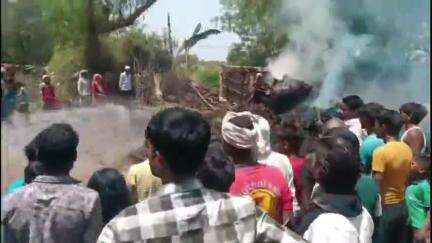 कैलारस: पचेखा में घर के पीछे ईंधन और भूसे में लगी आग, कैलारस फायरदल ने बुझाई आग, हजारों का नुकसान हुआ, बड़ा हादसा टला