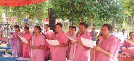 महुआडांड़: ईस्टर पर्व पर संत जोसेफ चर्च महुआडांर में विशेष प्रार्थना सभा की गई