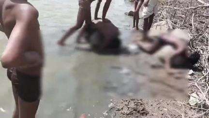 पिछोर: पिछोर अनुविभाग के चमरौआ  गांव में मछली पकड़ते समय तालाब में डूबने से दो युवकों की हुई मौत