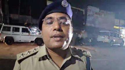 देव: सूर्य मंदिर के समीप बीच रोड पर गाड़ी खड़ी करने से घंटों लगा जाम, पुलिस के मना करने पर हुई नोंकझोंक: SDPO-2 ने दी जानकारी