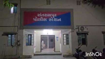 સંતરામપુર: બટકવાડા ગામે બાઈક અને ફોરવ્હીલ ગાડી વચ્ચે અકસ્માત સર્જાયો, બે વ્યક્તિઓને ઈજા પહોંચી