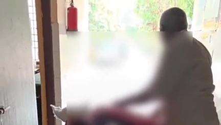 बीकापुर: तिवारी का पुरवा के पास चौराहे पर नीलगाय की चपेट में आने से 35 वर्षीय बाइक सवार युवक गंभीर रूप से घायल, जिला अस्पताल रेफर