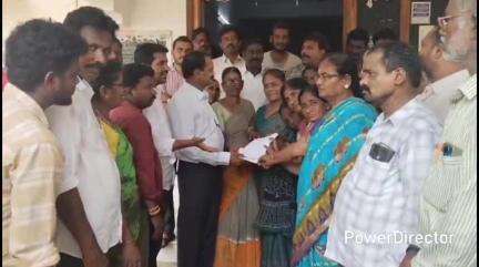 వైరా: ఖమ్మం జిల్లా వైరా మున్సిపాలిటీ ఎదుట కూరగాయల వ్యాపారస్తులు నిరసన