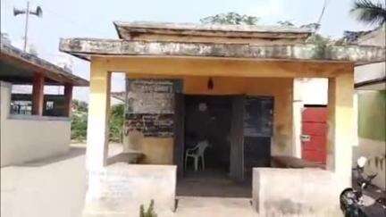 அணைக்கட்டு: சத்தியமங்கலம் ஊராட்சியில் உள்ள விஏஓ அலுவலகம் மேற்கூரை சேதம் சமூக வலைதளங்களில் வைரலாகும் வீடியோ நடவடிக்கை எடுக்க கோரிக்கை