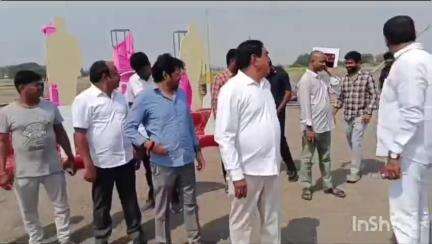 ఎల్కతుర్తి: ఏల్కతుర్తిలో రజతోత్సవ భారీ బహిరంగ సభ వేదికను పరిశీలించిన మాజీ మంత్రి ఎర్రబెల్లి దయాకర్ రావు