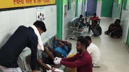 लहरपुर: मजाशाह चौराहे के निकट ई-रिक्शा की टक्कर से बाइक पर सवार चार लोग गंभीर रूप से घायल, अस्पताल में इलाज जारी