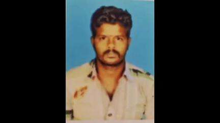 திருவொற்றியூர்: எர்ணாவூர் ஒத்தை வாடை தெருவை சேர்ந்த குணசேகரன் என்ற கறிக்கடை ஊழியர் குட்டையில் விழுந்து பலி போலீஸ் விசாரணை