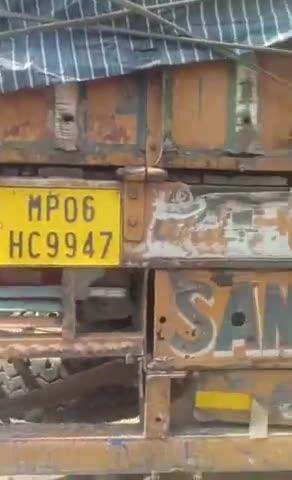 बड़ागांव धसान: बड़ागांव में ट्रक की टक्कर से पुलिसकर्मियों की मौत, चालक और मालिक गिरफ्तार