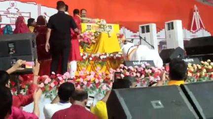 सिंघेश्वर: बाबा नगरी में पंडित प्रदीप मिश्रा के महाशिवपुराण कथा में उमड़ी लाखों श्रद्धालुओं की भीड़