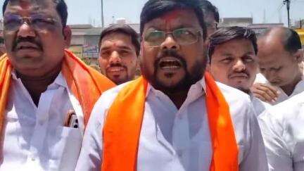 सिल्लोड: मराठा मावळा संघटनेच्या वतीने सिल्लोड तहसील येथे शेतकरी कर्जमाफीसाठी धरणे आंदोलन
