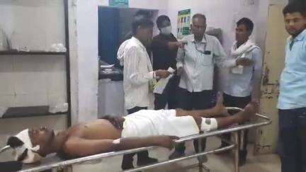 मुरैना नगर: मैक्स जीप की टक्कर से बाइक सवार युवक घायल, इलाज के लिए सबलगढ़ से जिला अस्पताल लाया गया
