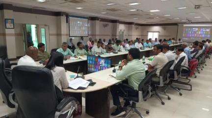 इछावर: जिला पंचायत में आयोजित हुई बैठक, कलेक्टर ने विशेष अभियान चलाकर राशन उपभोक्ताओं की e-KYC कराने के दिए निर्देश
