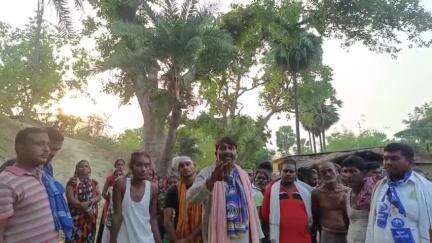 दातापुर पचभिड़वा पंचायत के गोरीगांवा में सामंतियों ने घर में घुसकर की मारपीट पुलिस प्रशासन अभी तक टोल में झांकने तक नहीं गई