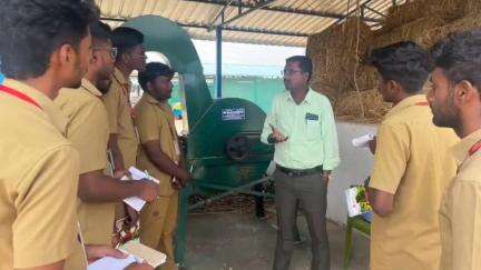 காரியமங்கலம்: பல்லேன அள்ளி ஆலம்பாடி மாட்டின ஆராய்ச்சி மையத்தில் வேளாண்மை கல்லூரி மாணவர்கள் களப்பயிற்சி