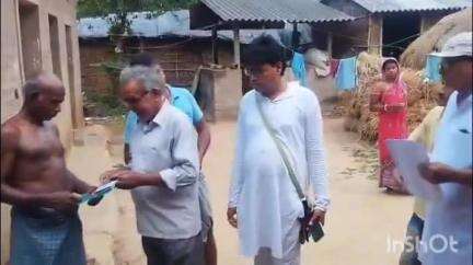 সীমলাপাল: রামনগর লায়েকপাড়া সমবায় কৃষি উন্নয়ন সমিতির নির্বাচনে নিজেদের প্রার্থীদের হয়ে দলদেড়িয়া গ্রামে প্রচারে তৃণমূলনেতৃত্ব